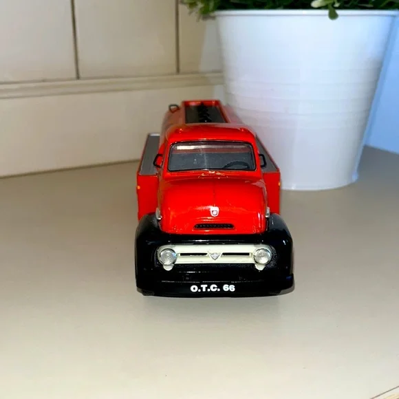 Phillips 66 Petroleum Co. diecast collectors tanker truck Ford 1953 replica ⛽️ - Picture 2 of 6